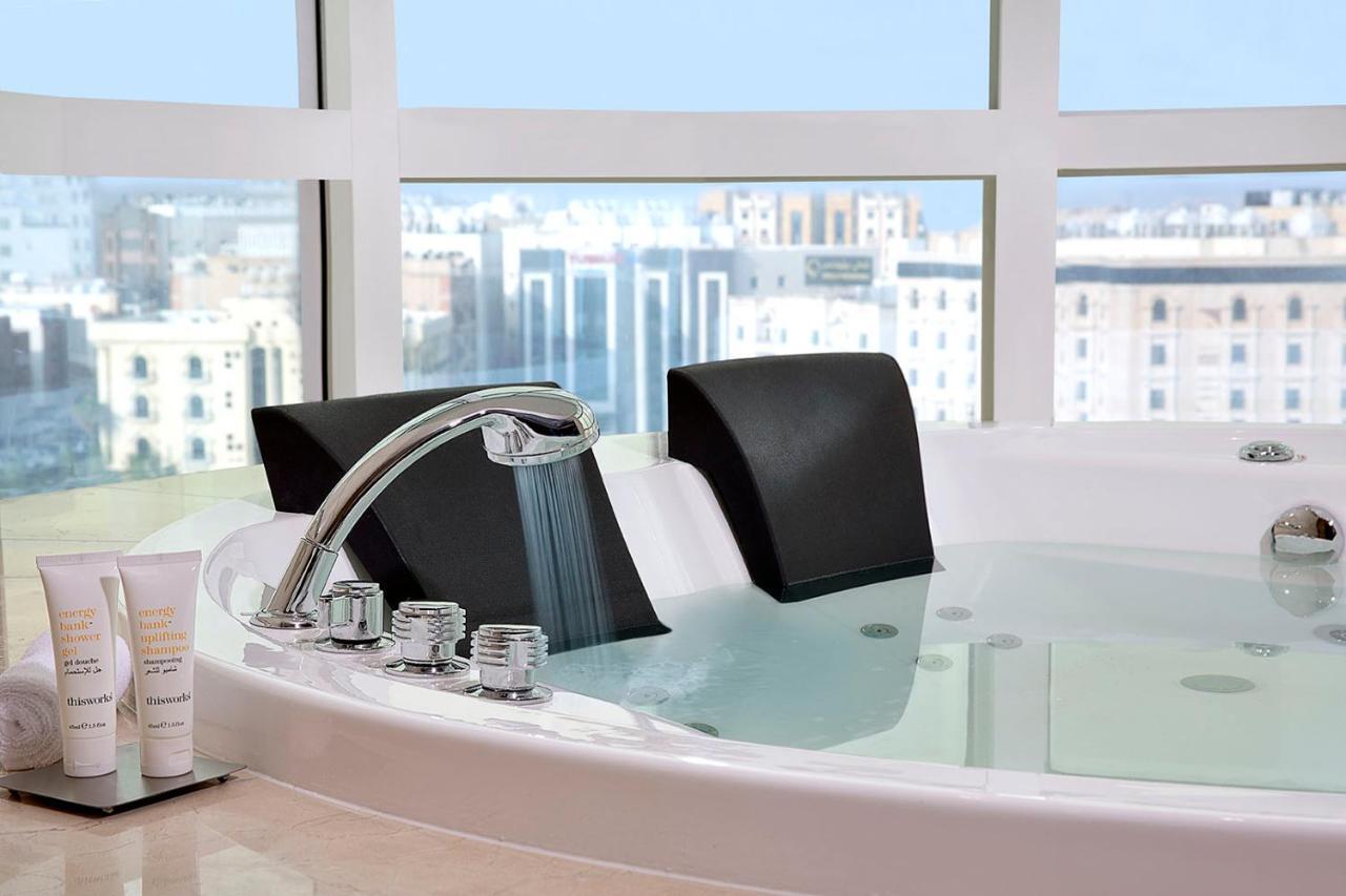 阿尔科巴尔Voco酒店 阿可贺巴 外观 照片 A modern bathtub
